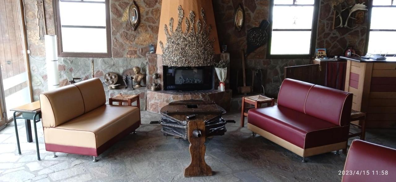 Hotel Konstantina Rodopoli Extérieur photo